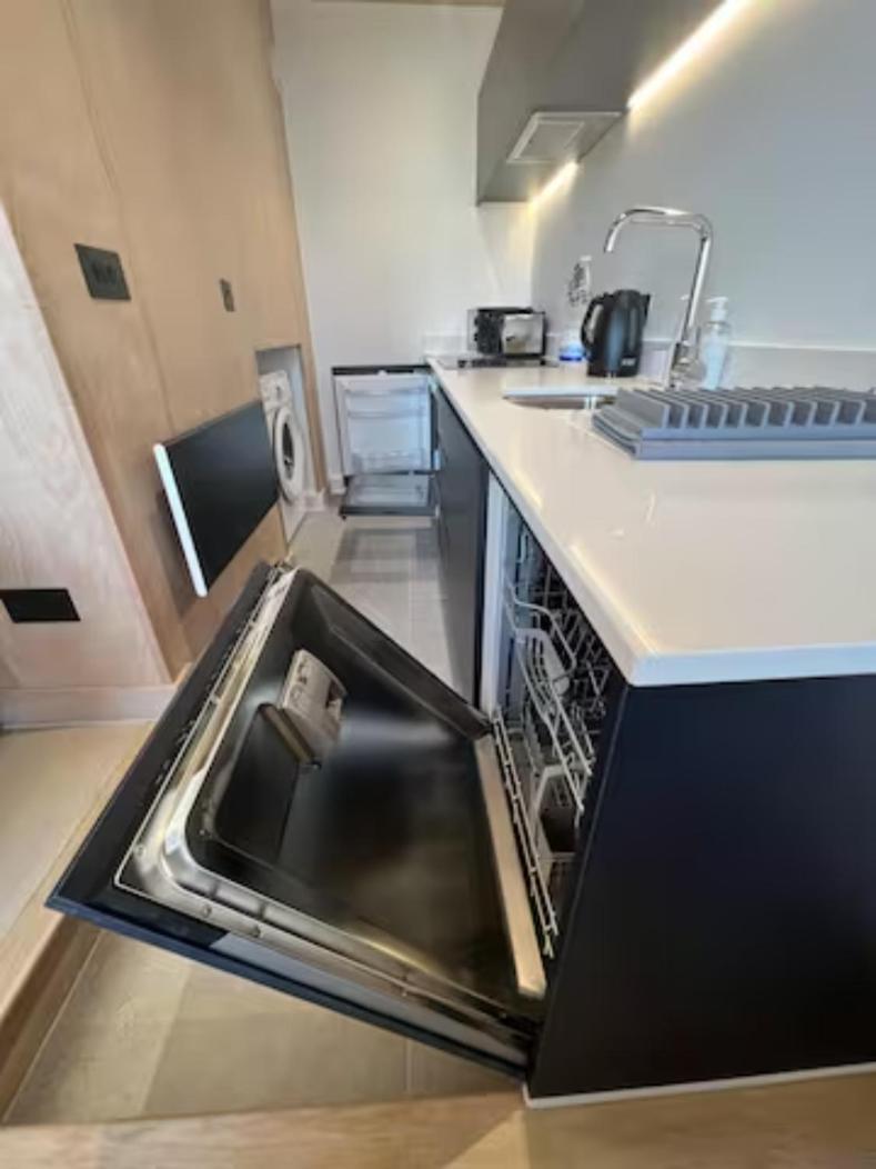 Two Bedrooms Exquisite En-Suite Apartment Deansgate Manchester Zewnętrze zdjęcie